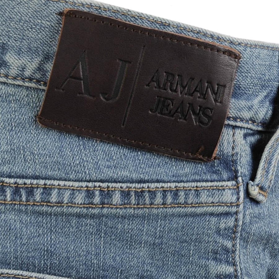 Traditie Auto domein Brand Focus: Armani Jeans Style Guide