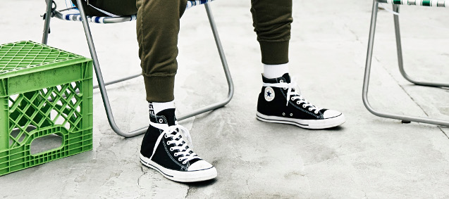 do you tie converse shoes