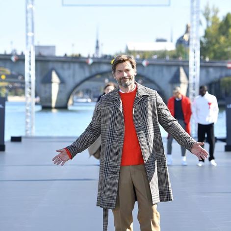 Nikolaj Wearing Contrasting Colours